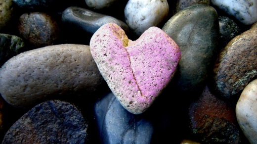 pink-heart-of-stone-1316358